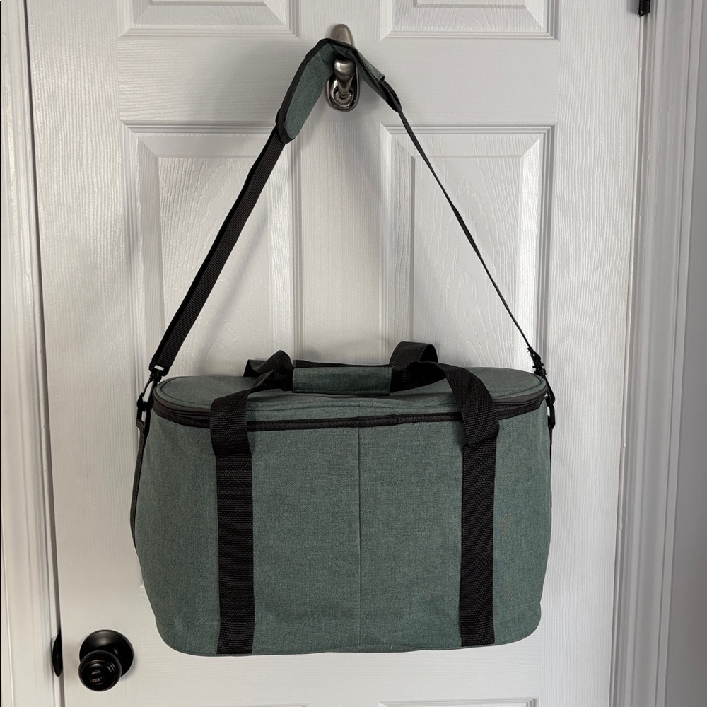 DSW Green and Grey Insulated Duffle Cooler - Picture 4 of 12